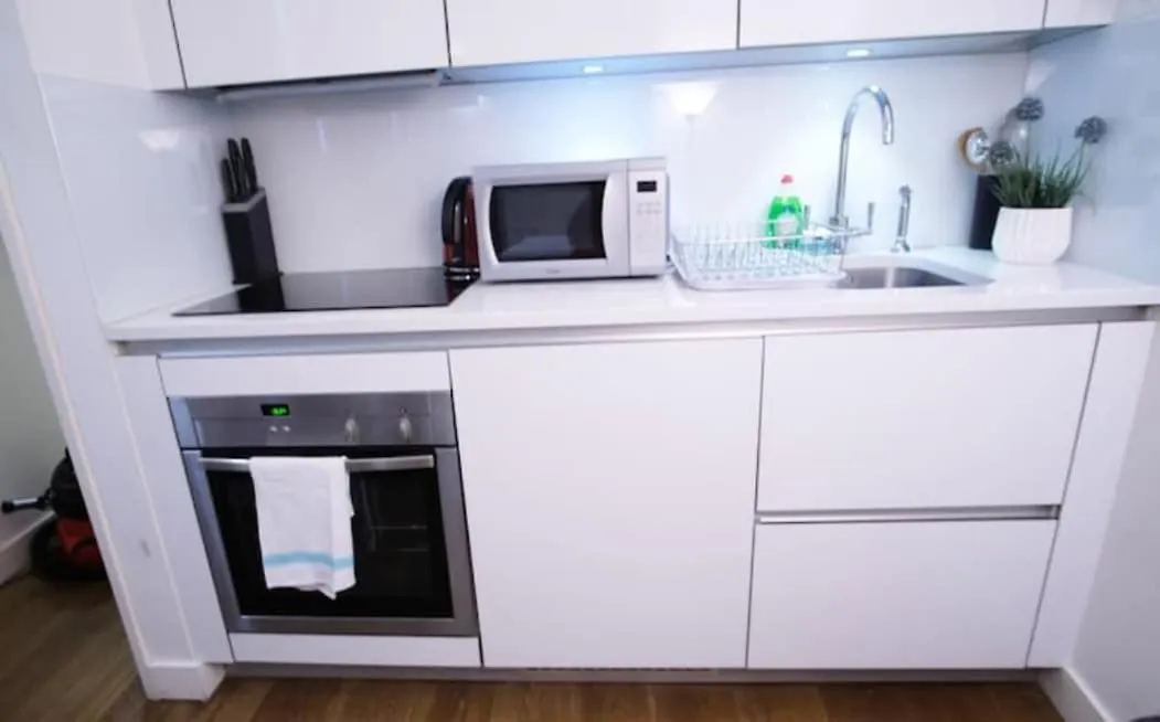 Cosy Studio Right At Liverpool Street Station! London Apartment
