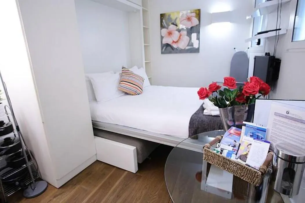 Cosy Studio Right At Liverpool Street Station! London Apartment