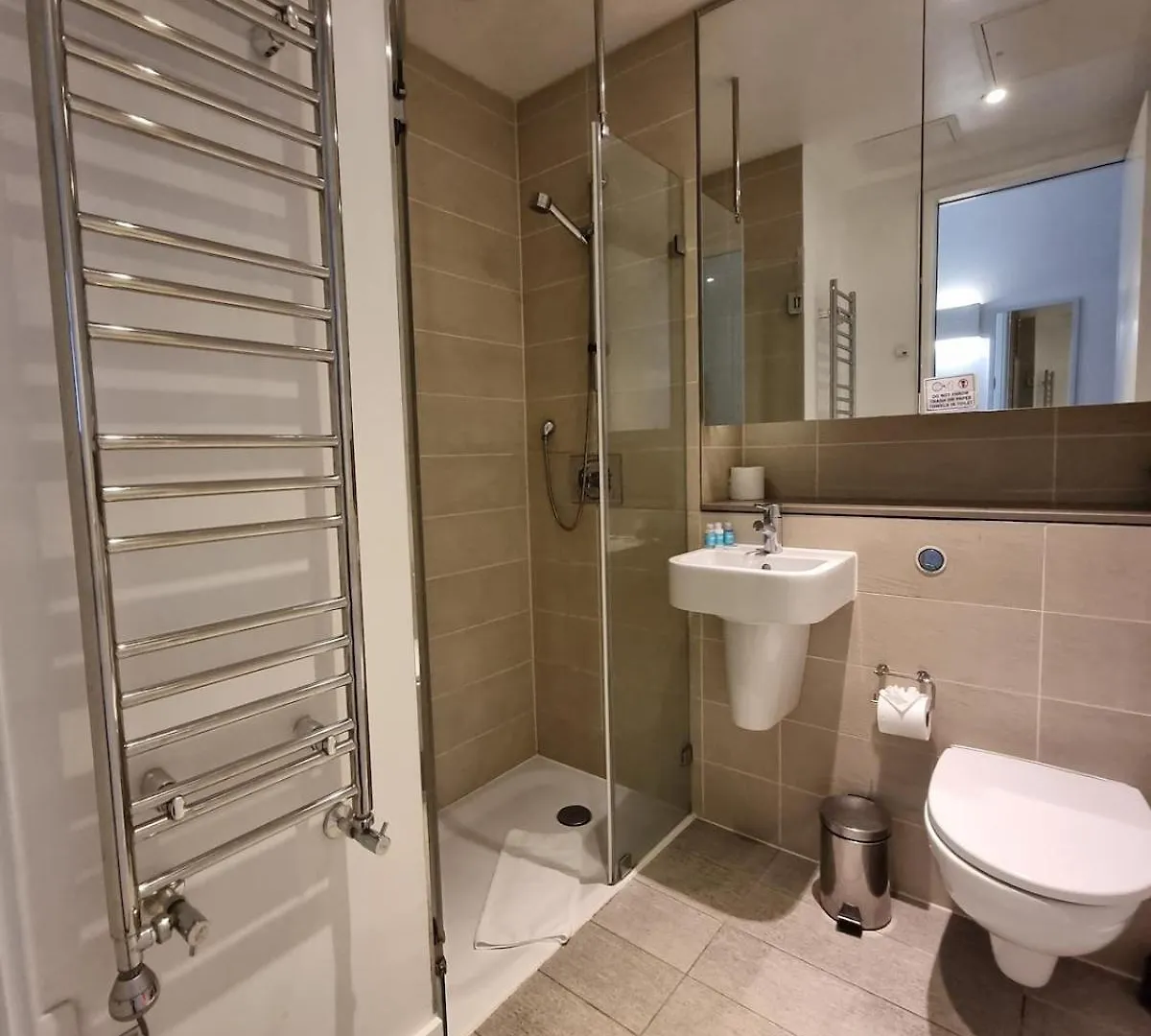 Cosy Studio Right At Liverpool Street Station! London Apartment