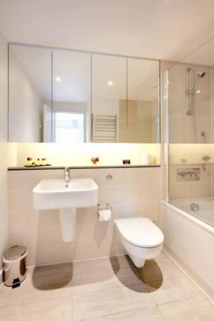 Cosy Studio Right At Liverpool Street Station! London